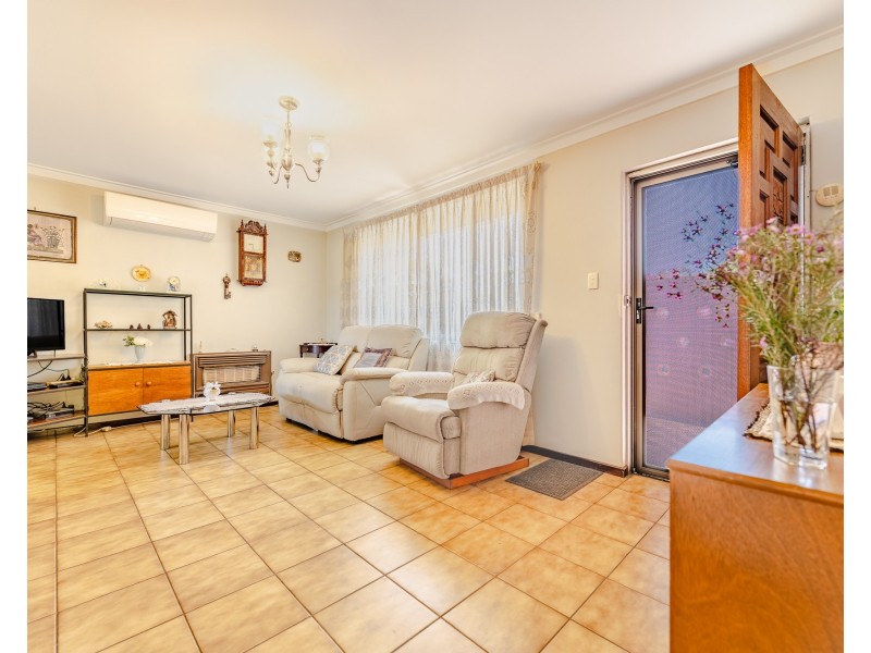 12 Adamson Road, Parmelia WA 6167