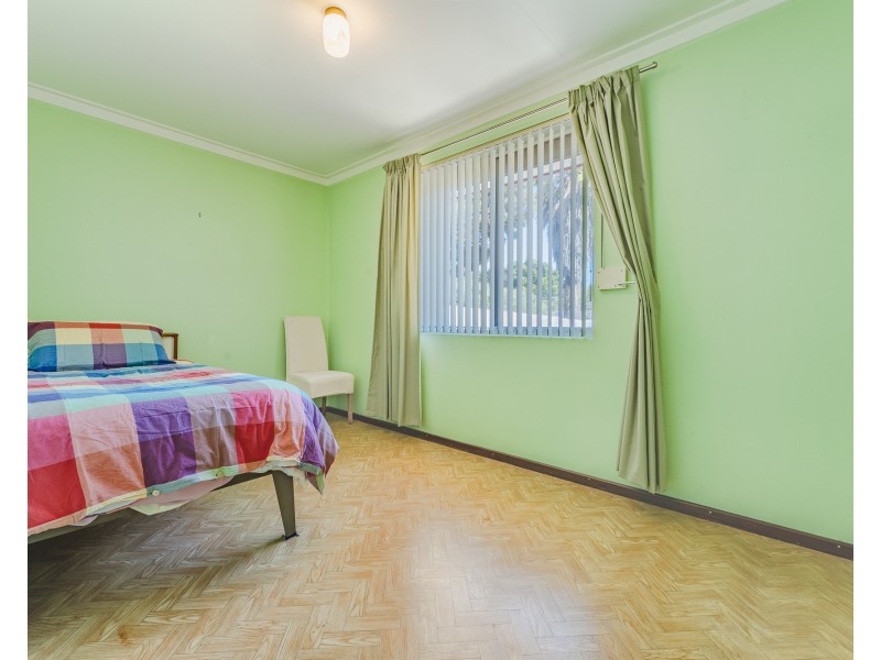 12 Adamson Road, Parmelia WA 6167