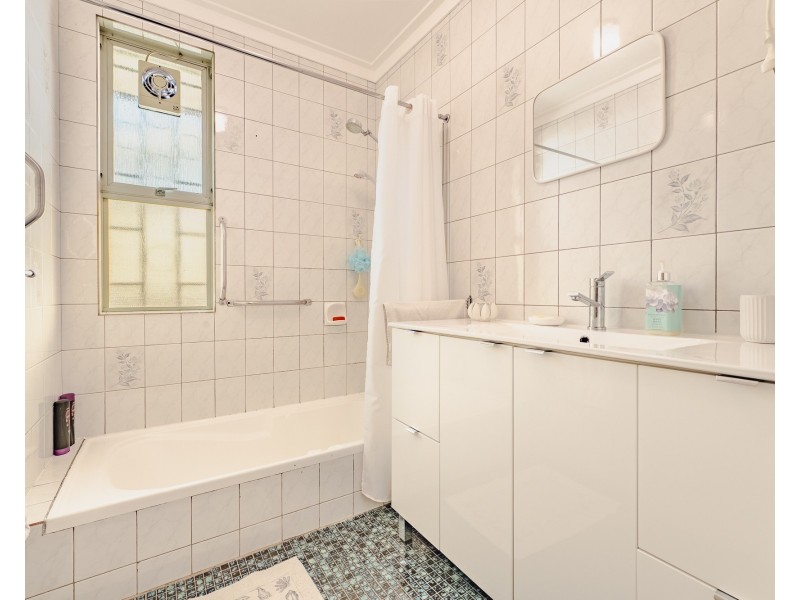 12 Adamson Road, Parmelia WA 6167