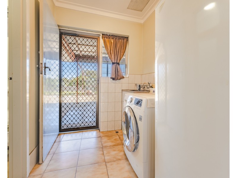 12 Adamson Road, Parmelia WA 6167