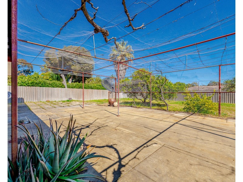 12 Adamson Road, Parmelia WA 6167