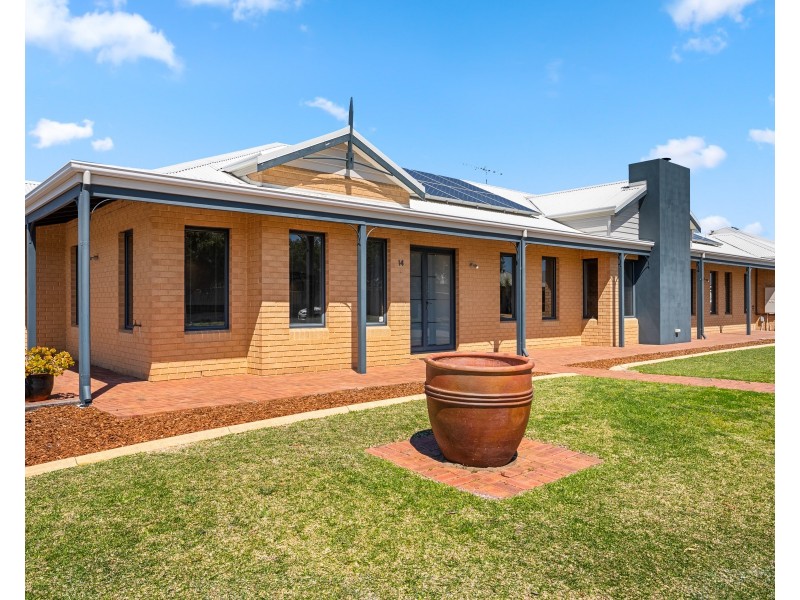 14 Repose Terrace, Atwell WA 6164