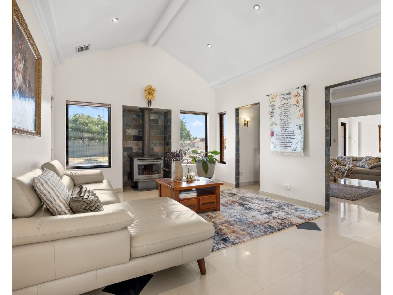 14 Repose Terrace, Atwell WA 6164