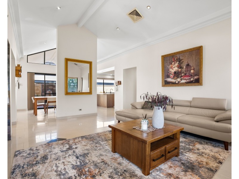 14 Repose Terrace, Atwell WA 6164
