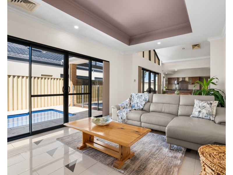 14 Repose Terrace, Atwell WA 6164