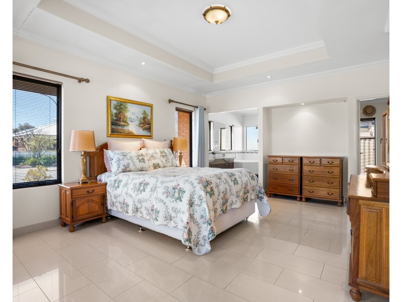 14 Repose Terrace, Atwell WA 6164