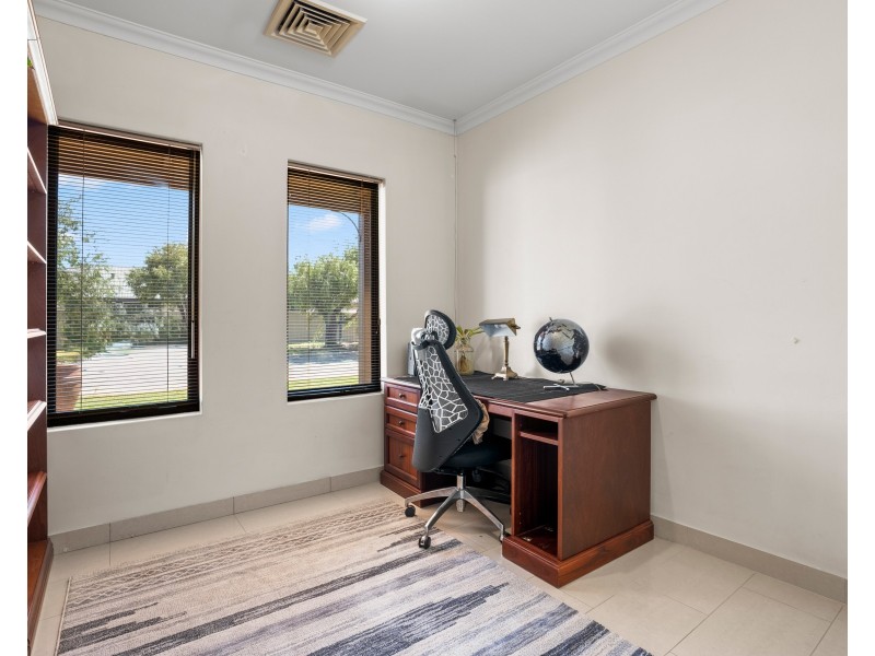 14 Repose Terrace, Atwell WA 6164