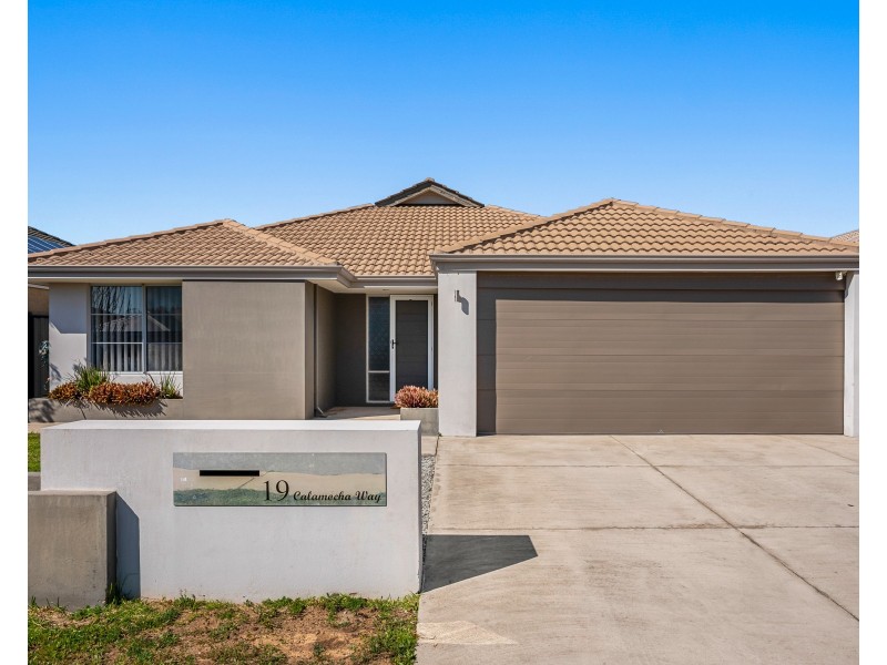 19 Calamocha Way, Piara Waters WA 6112