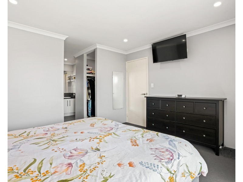 19 Calamocha Way, Piara Waters WA 6112