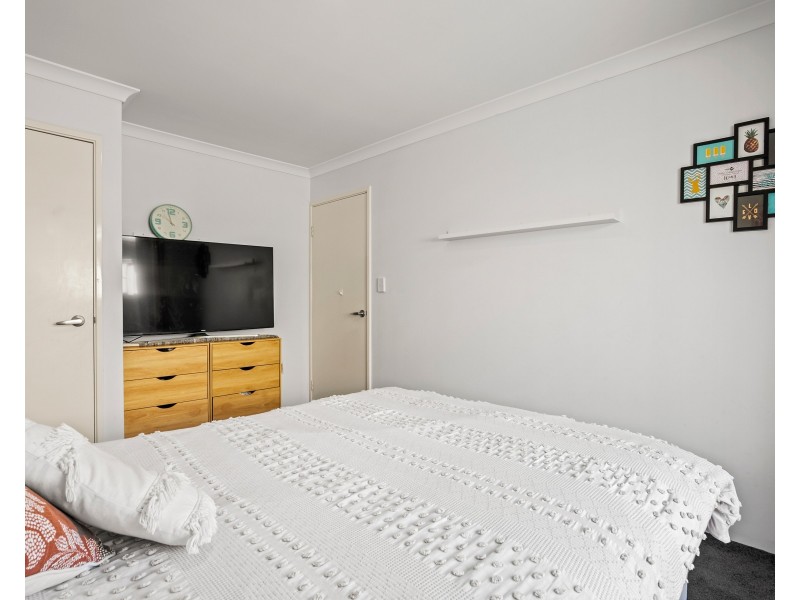 19 Calamocha Way, Piara Waters WA 6112