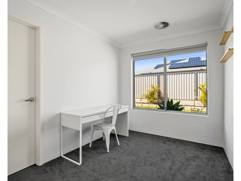 19 Calamocha Way, Piara Waters WA 6112