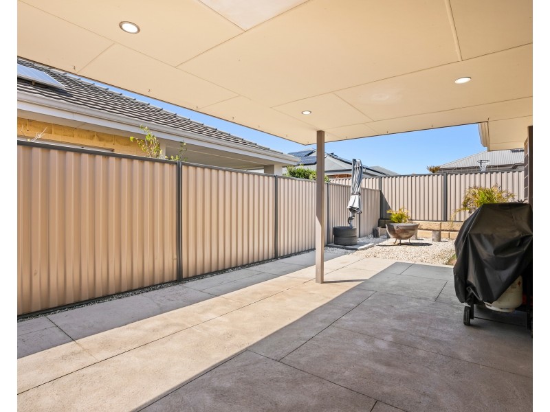 19 Calamocha Way, Piara Waters WA 6112