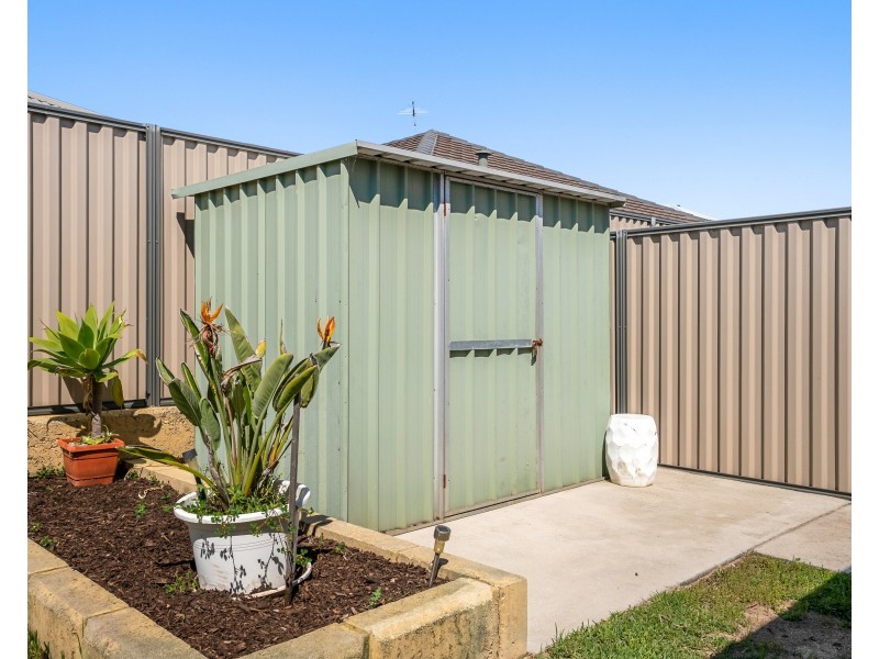 19 Calamocha Way, Piara Waters WA 6112