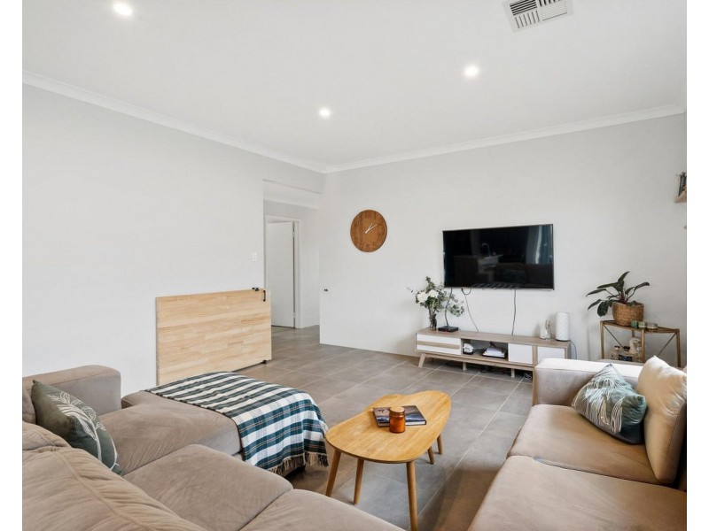 87 Portobello Parade, Wellard WA 6170