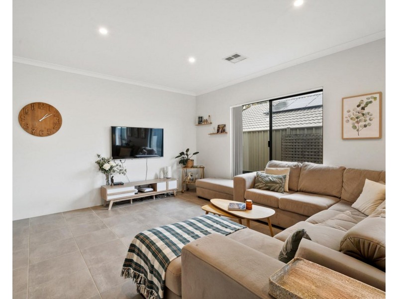 87 Portobello Parade, Wellard WA 6170