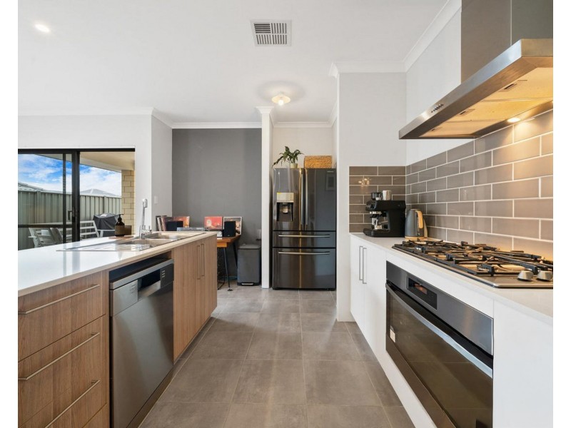 87 Portobello Parade, Wellard WA 6170