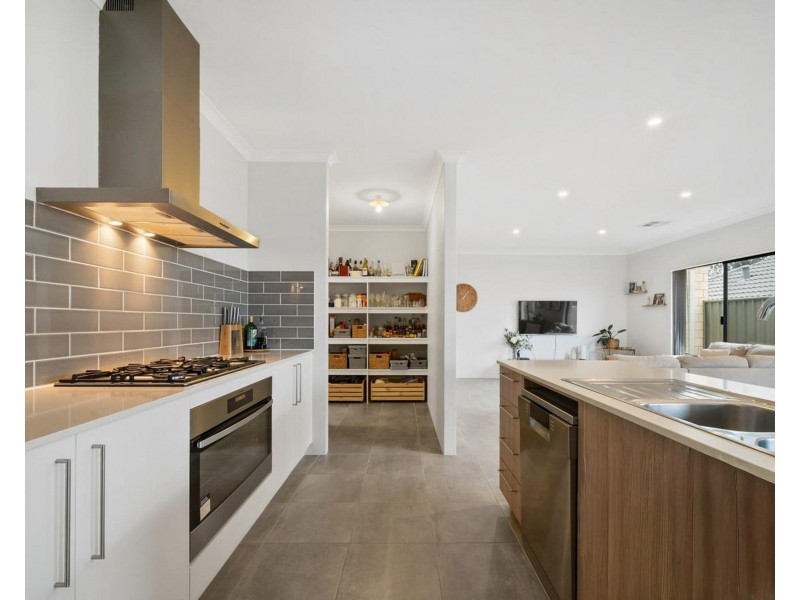 87 Portobello Parade, Wellard WA 6170