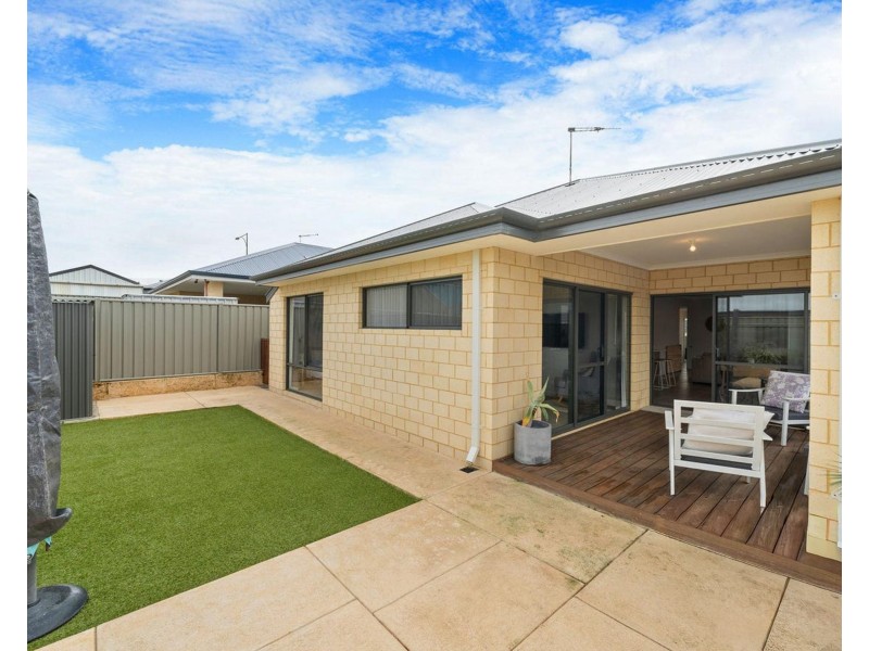 87 Portobello Parade, Wellard WA 6170