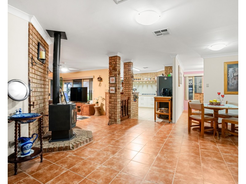19 Conway Loop, Waikiki WA 6169