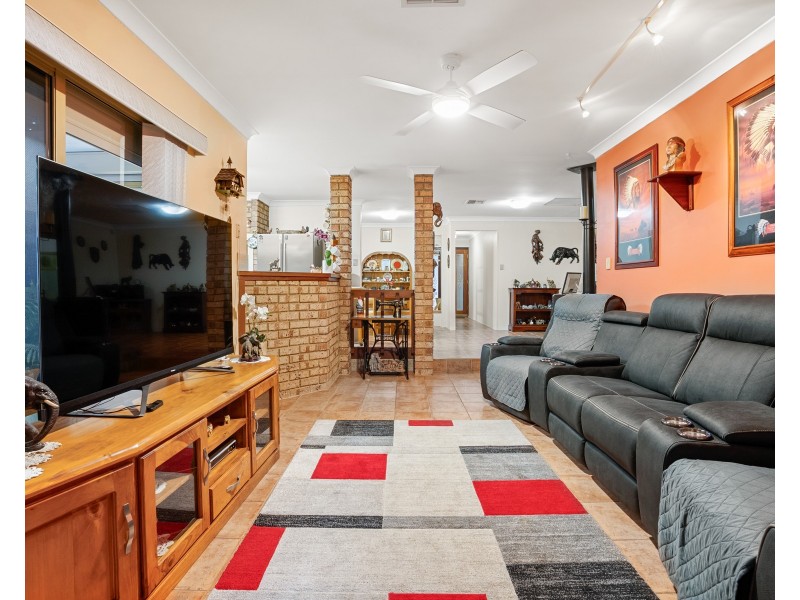 19 Conway Loop, Waikiki WA 6169