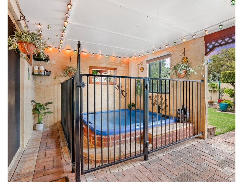 19 Conway Loop, Waikiki WA 6169
