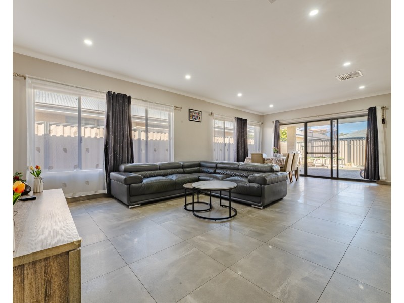 52 Bucker Street, Whitby WA 6123