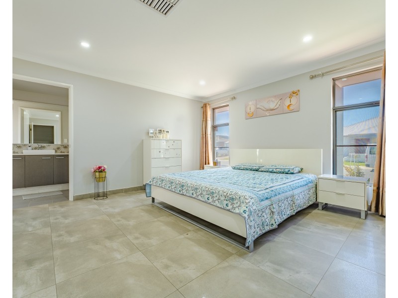 52 Bucker Street, Whitby WA 6123