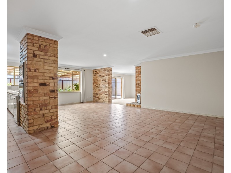 16 Frigate Close, Waikiki WA 6169