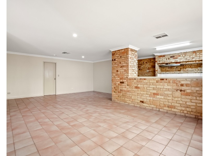 16 Frigate Close, Waikiki WA 6169