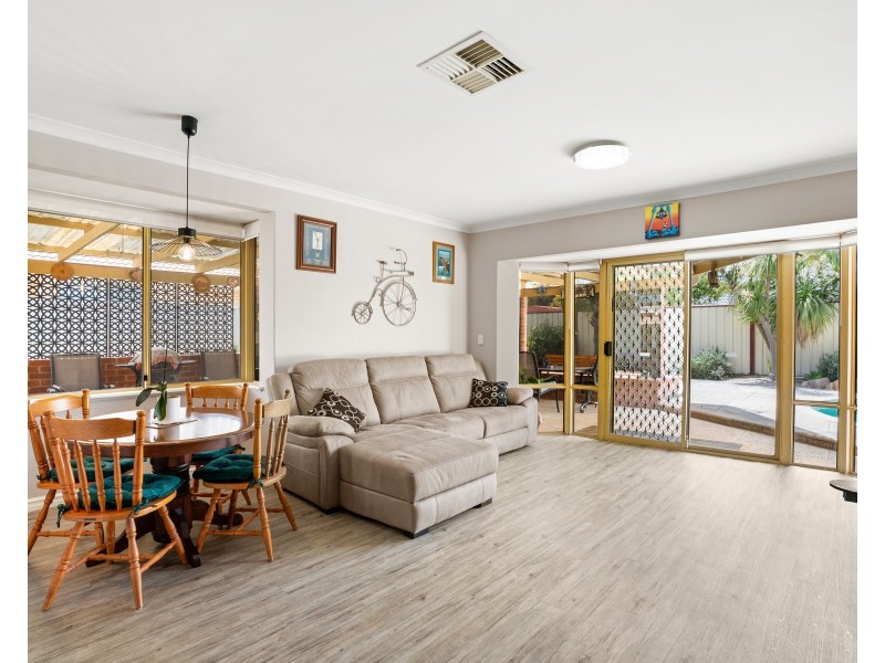 8 Bolivar Court, Safety Bay WA 6169