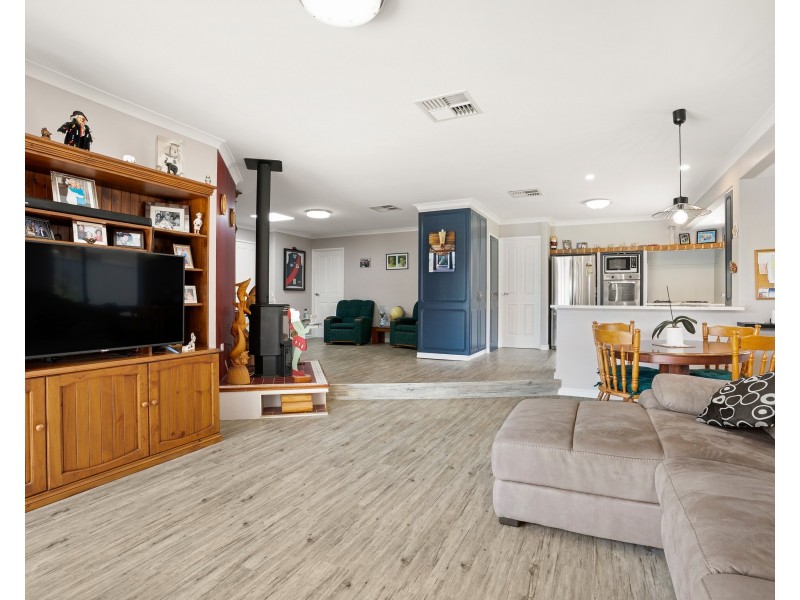 8 Bolivar Court, Safety Bay WA 6169