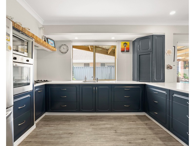 8 Bolivar Court, Safety Bay WA 6169