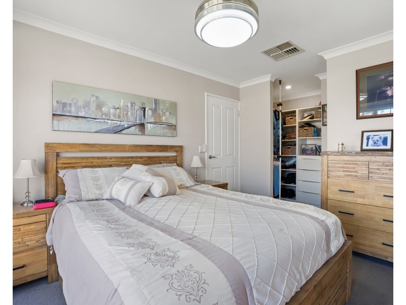 8 Bolivar Court, Safety Bay WA 6169