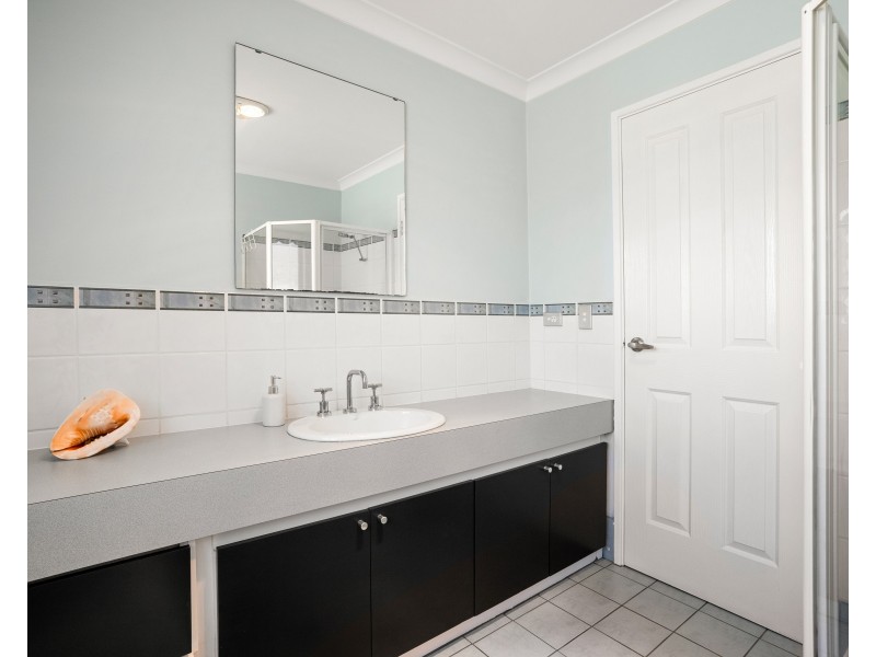 8 Bolivar Court, Safety Bay WA 6169