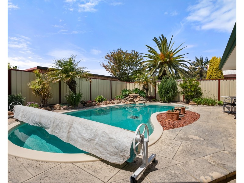 8 Bolivar Court, Safety Bay WA 6169