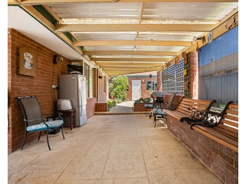 8 Bolivar Court, Safety Bay WA 6169