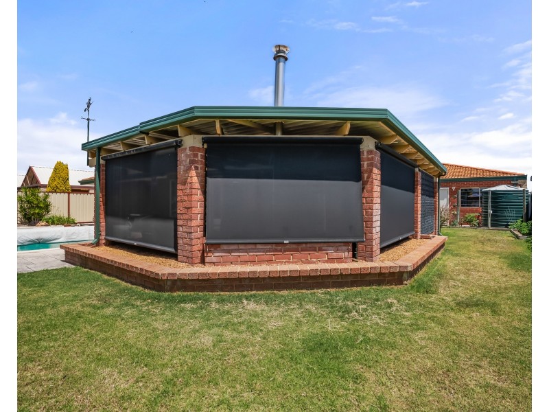 8 Bolivar Court, Safety Bay WA 6169