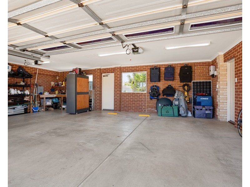 8 Bolivar Court, Safety Bay WA 6169