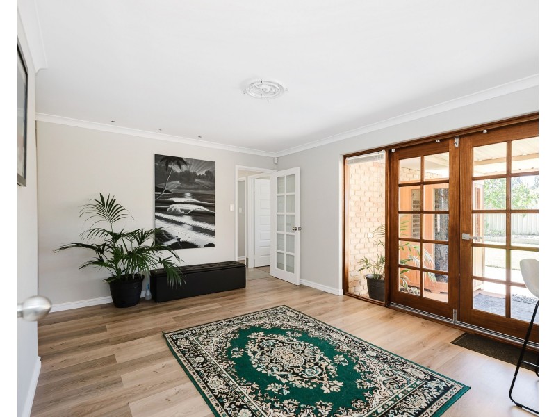 71 The Avenue, Warnbro WA 6169