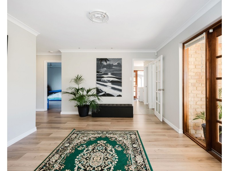 71 The Avenue, Warnbro WA 6169