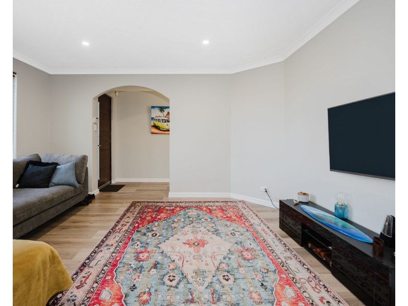 71 The Avenue, Warnbro WA 6169