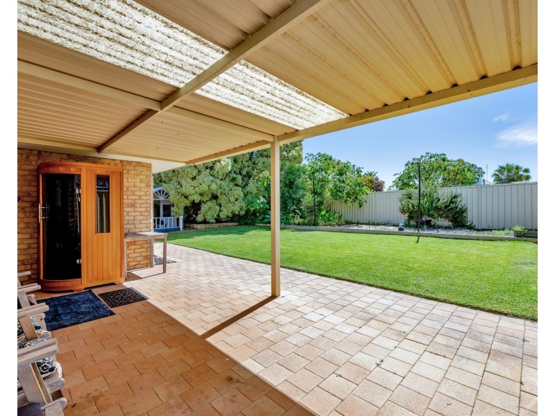 71 The Avenue, Warnbro WA 6169