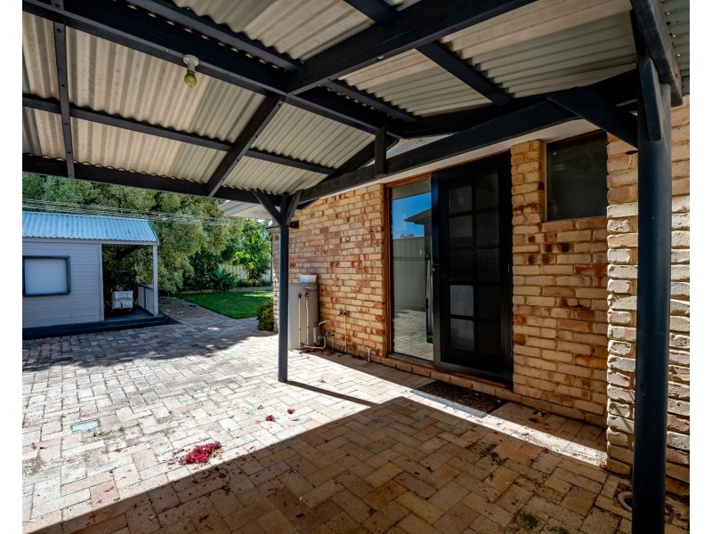 71 The Avenue, Warnbro WA 6169