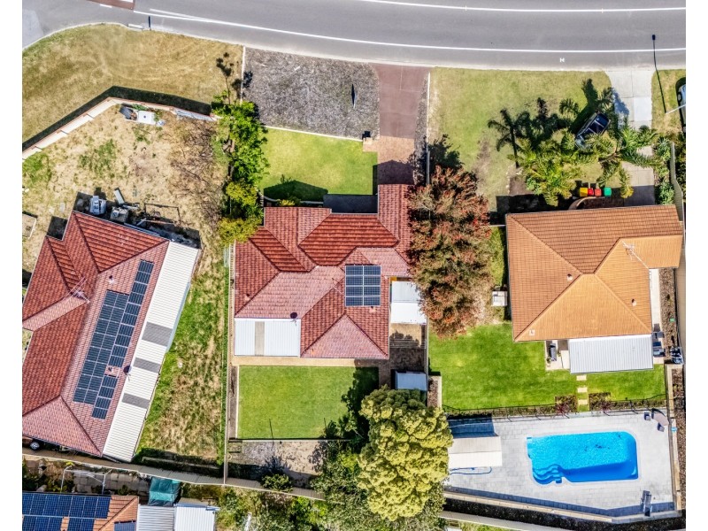 71 The Avenue, Warnbro WA 6169