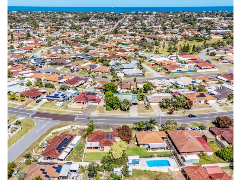 71 The Avenue, Warnbro WA 6169