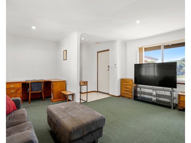 6 Breaden Drive, Cooloongup WA 6168