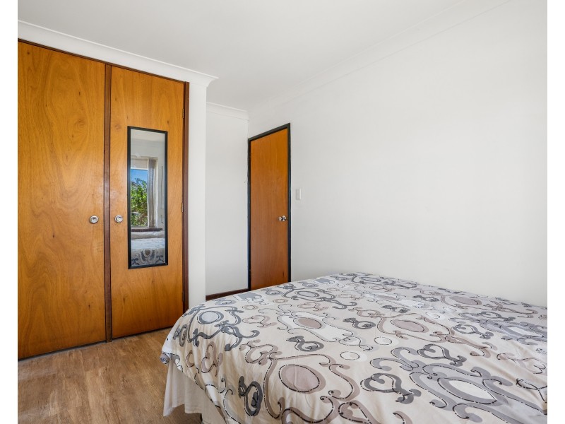 6 Breaden Drive, Cooloongup WA 6168