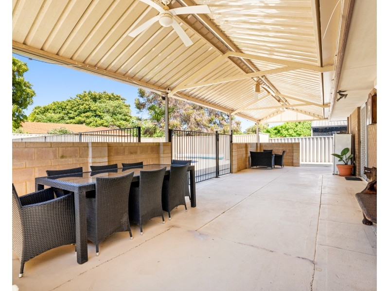 6 Breaden Drive, Cooloongup WA 6168