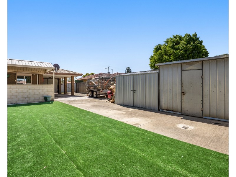 6 Breaden Drive, Cooloongup WA 6168