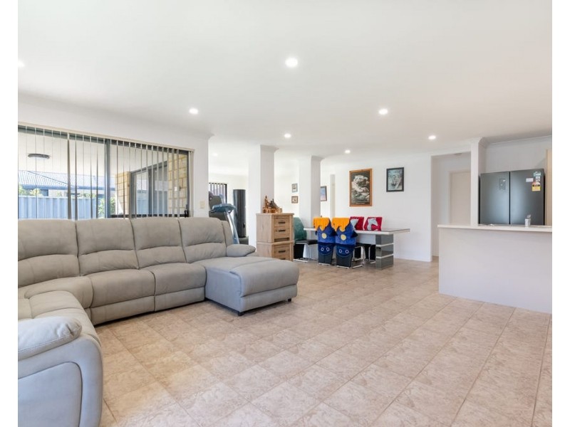 100 Rae Rd, Shoalwater WA 6169